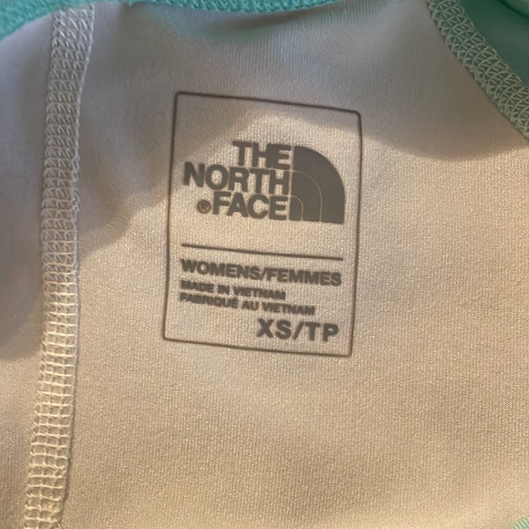 North face long sleeve - Picture 3 of 4